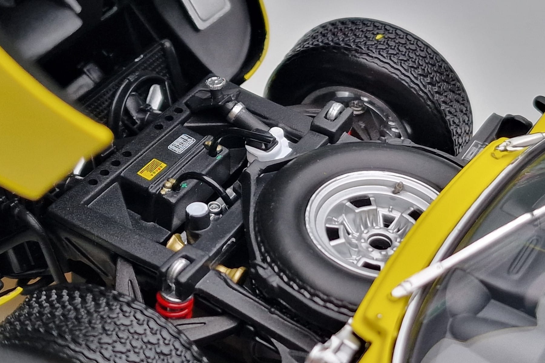 Lamborghini Miura SV Yellow Kyosho 1:18 08317Y Diecast - image 10 of 11