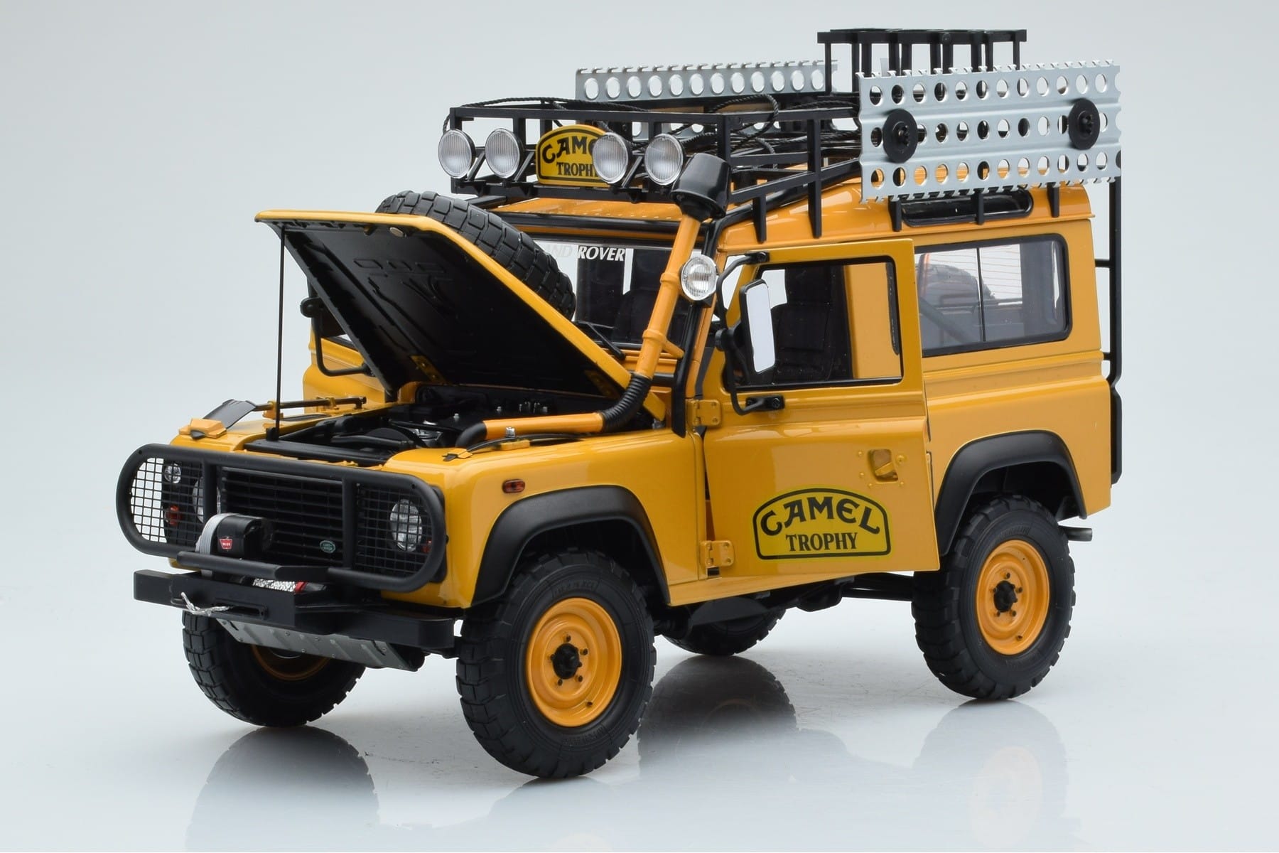 Land Rover Defender 90 Camel Trophy Borneo 1985 Almost Real 1:18 810213 Diecast - image 2 of 8