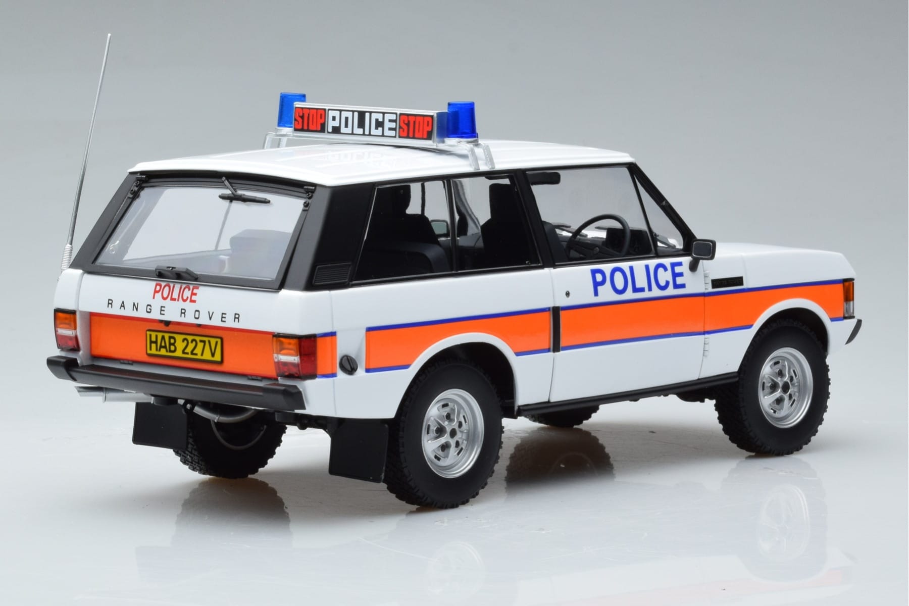 Land Rover Range Rover Police Almost Real 1:18 810115 Diecast - image 3 of 9