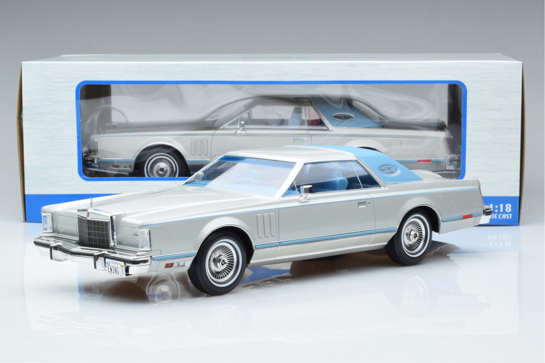 Lincoln Continental Mark V Silver MCG 1:18 MCG18403 Diecast - image 6 of 6