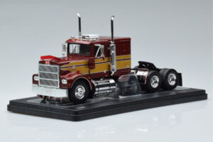 Marmon CHDT Red Gold IXO 1:43 TR157 Diecast