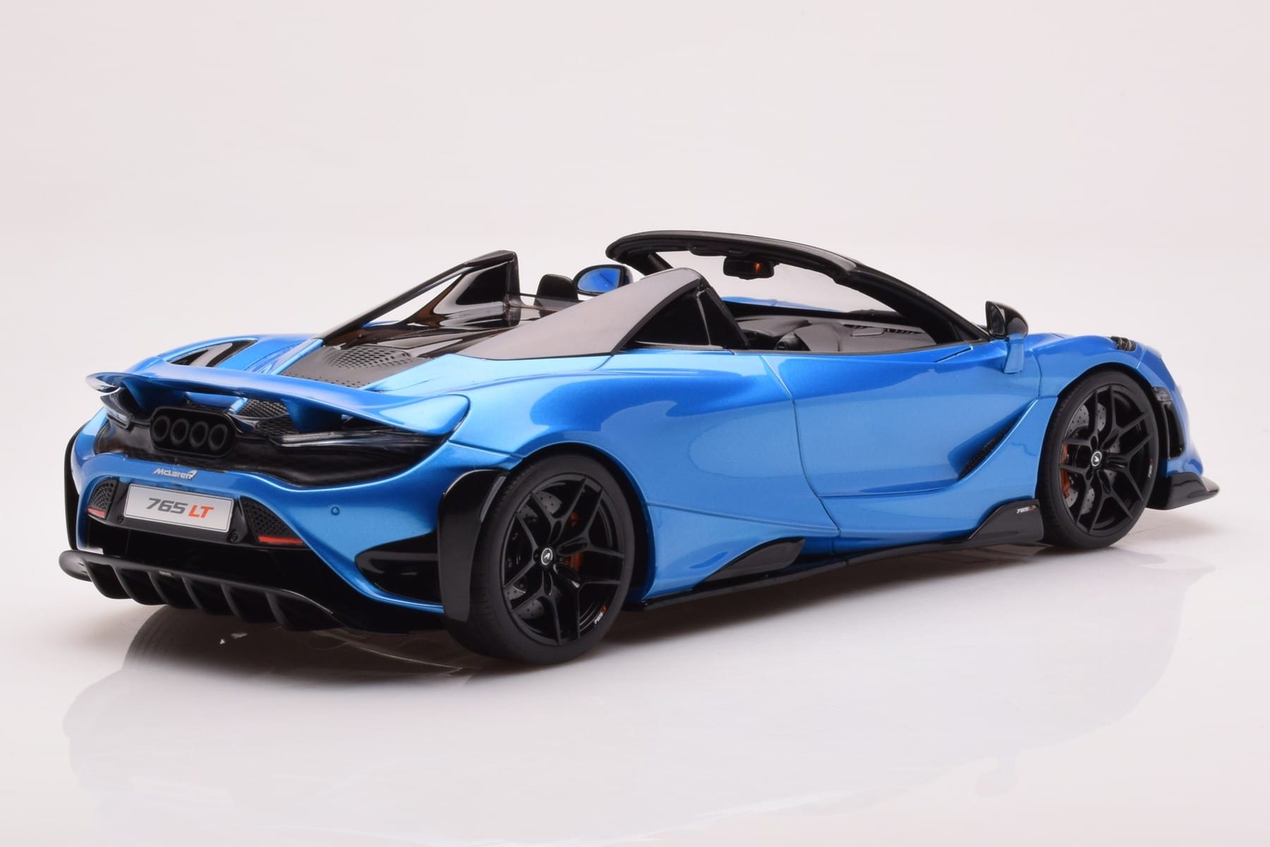 McLaren 765LT Spider Blue GT Spirit 1:18 GT886 Resin - image 2 of 6