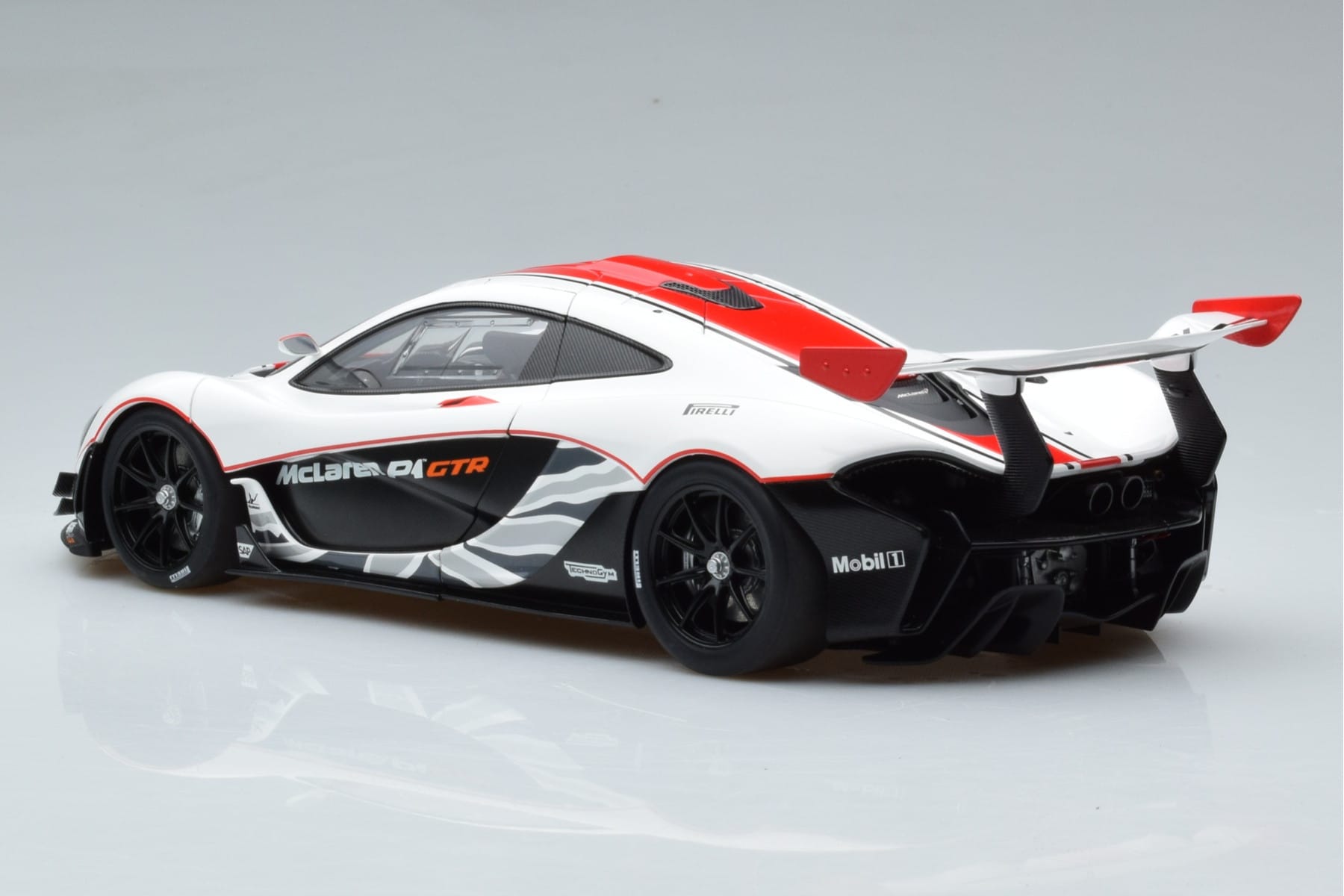 McLaren P1 GTR Gloss White With Red Stripes AUTOart 1:18 81541 Composite - image 6 of 7