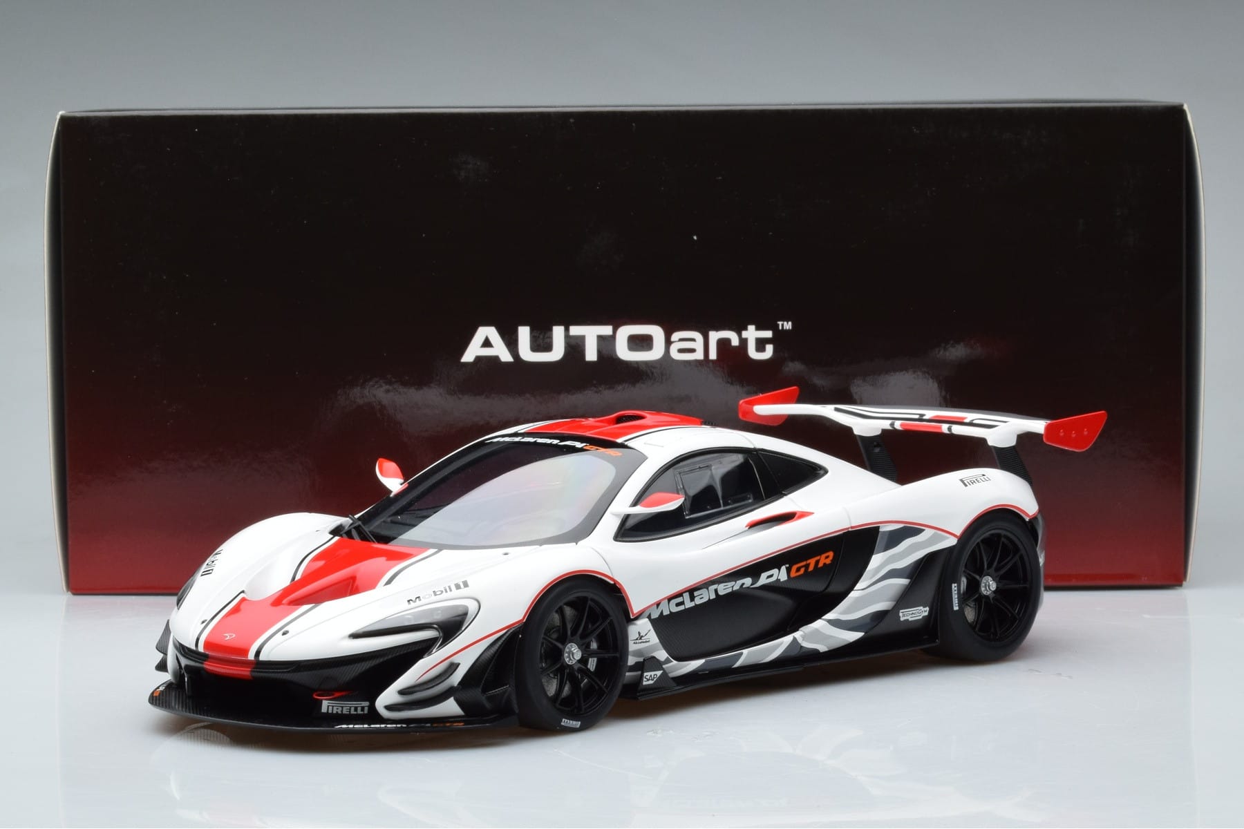 McLaren P1 GTR Gloss White With Red Stripes AUTOart 1:18 81541 Composite - image 7 of 7