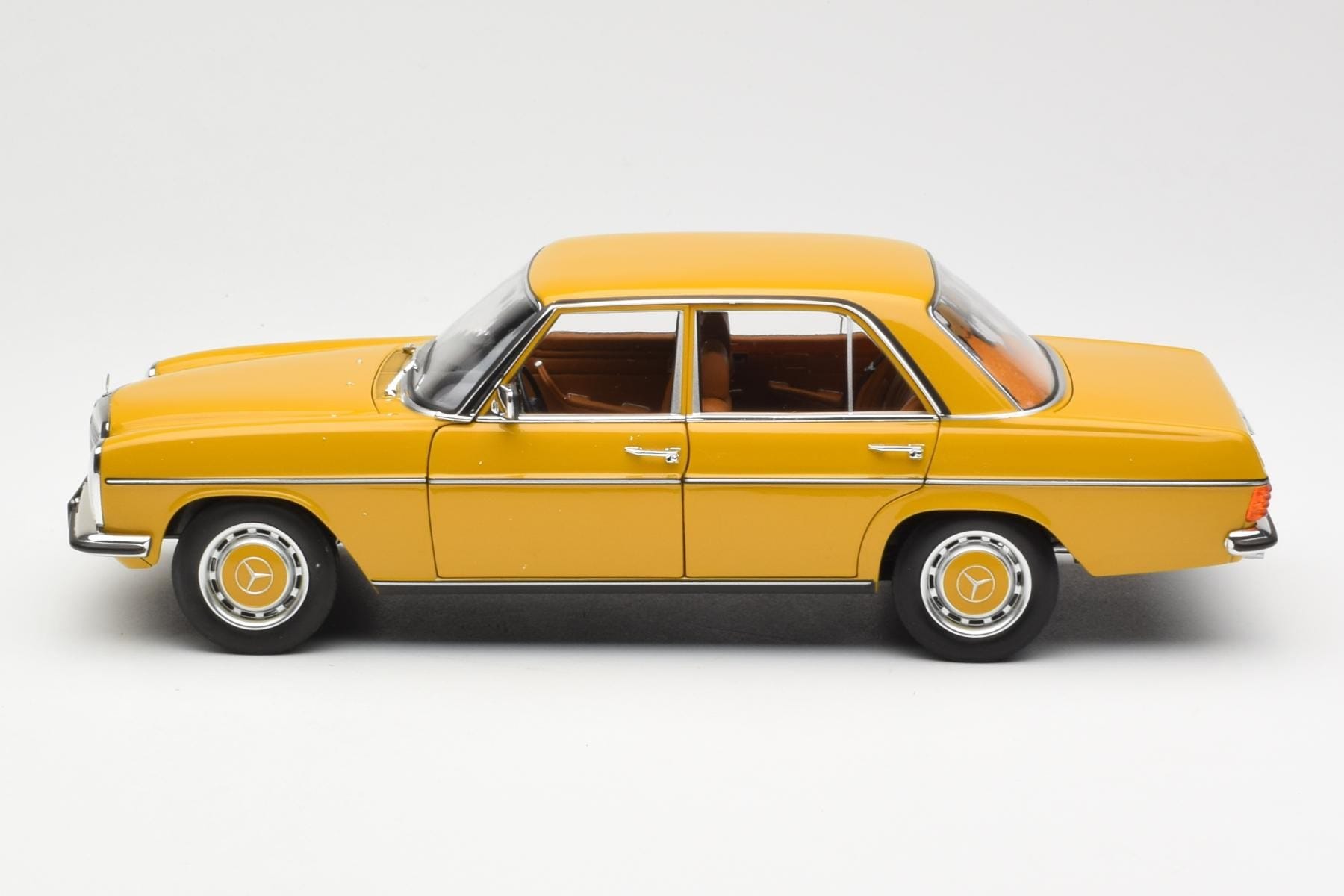 Mercedes 200/8 W115 Sahara Yellow Norev 1:18 183771 Diecast - image 4 of 8