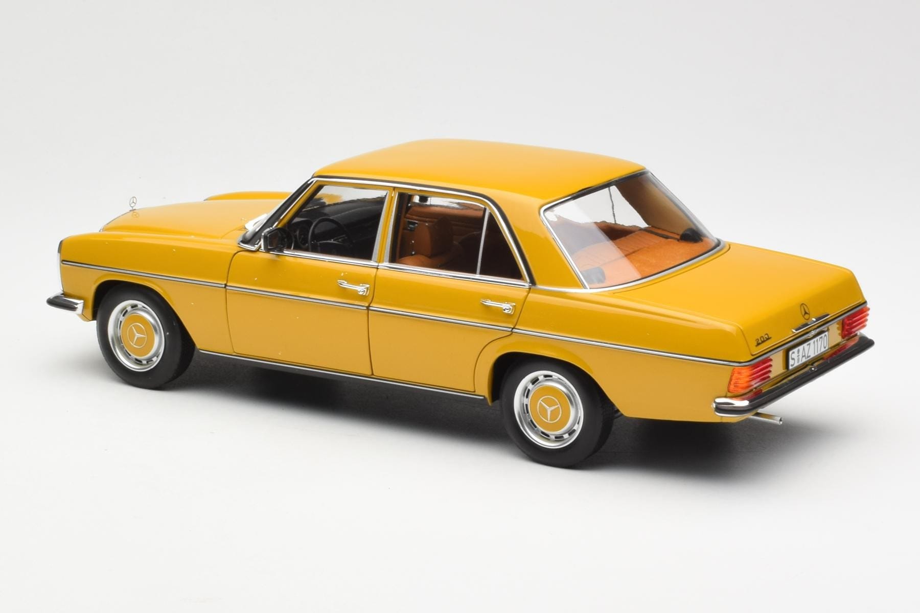 Mercedes 200/8 W115 Sahara Yellow Norev 1:18 183771 Diecast - image 7 of 8
