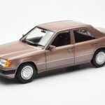 Mercedes 230E W124 Rosewood Metallic Dealer Edition Norev 1:18 B66040697 Diecast