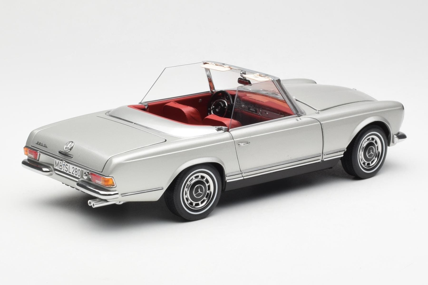 Mercedes 280 SL W113 Pagoda Silver Schuco 1:18 450035000 Diecast - image 3 of 8