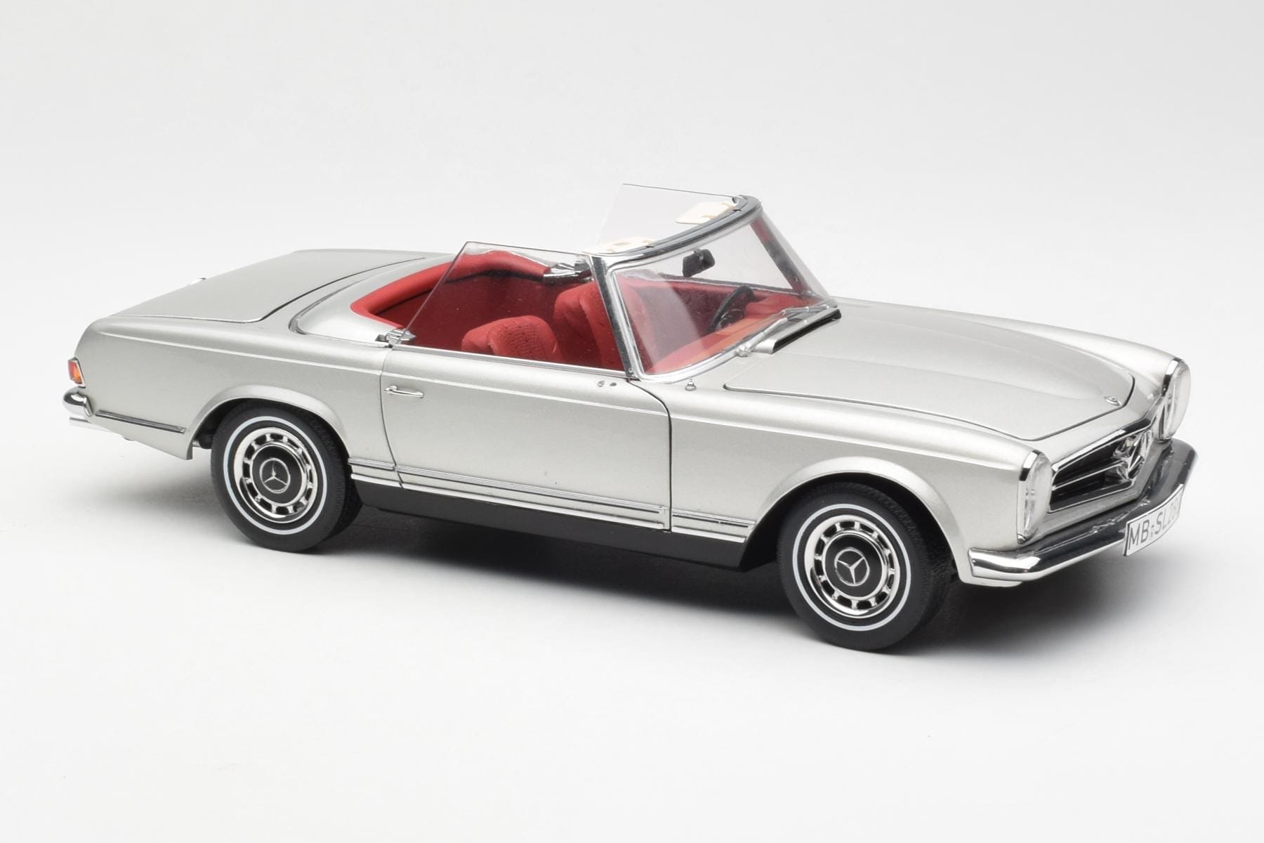 Mercedes 280 SL W113 Pagoda Silver Schuco 1:18 450035000 Diecast - image 6 of 8