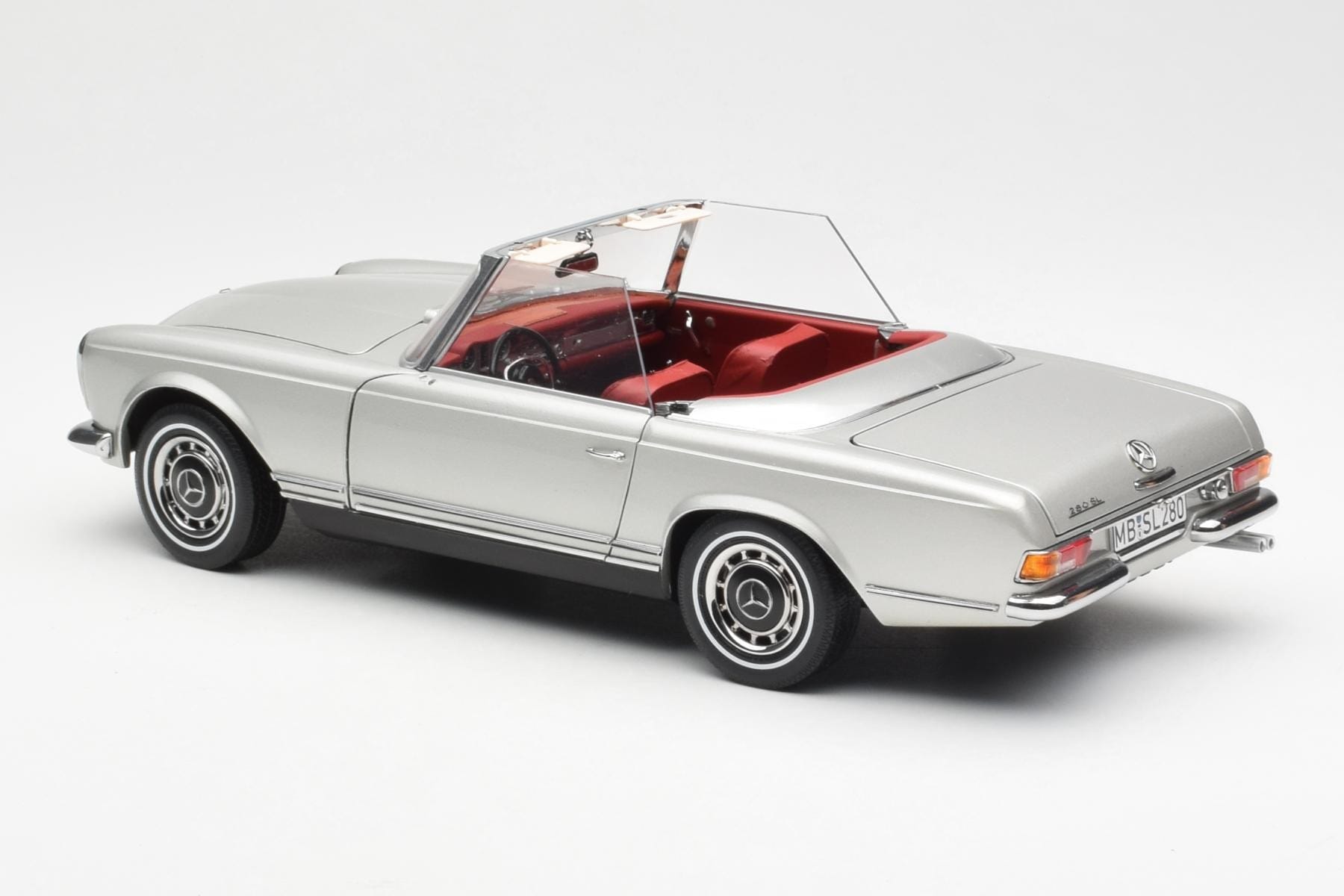 Mercedes 280 SL W113 Pagoda Silver Schuco 1:18 450035000 Diecast - image 7 of 8