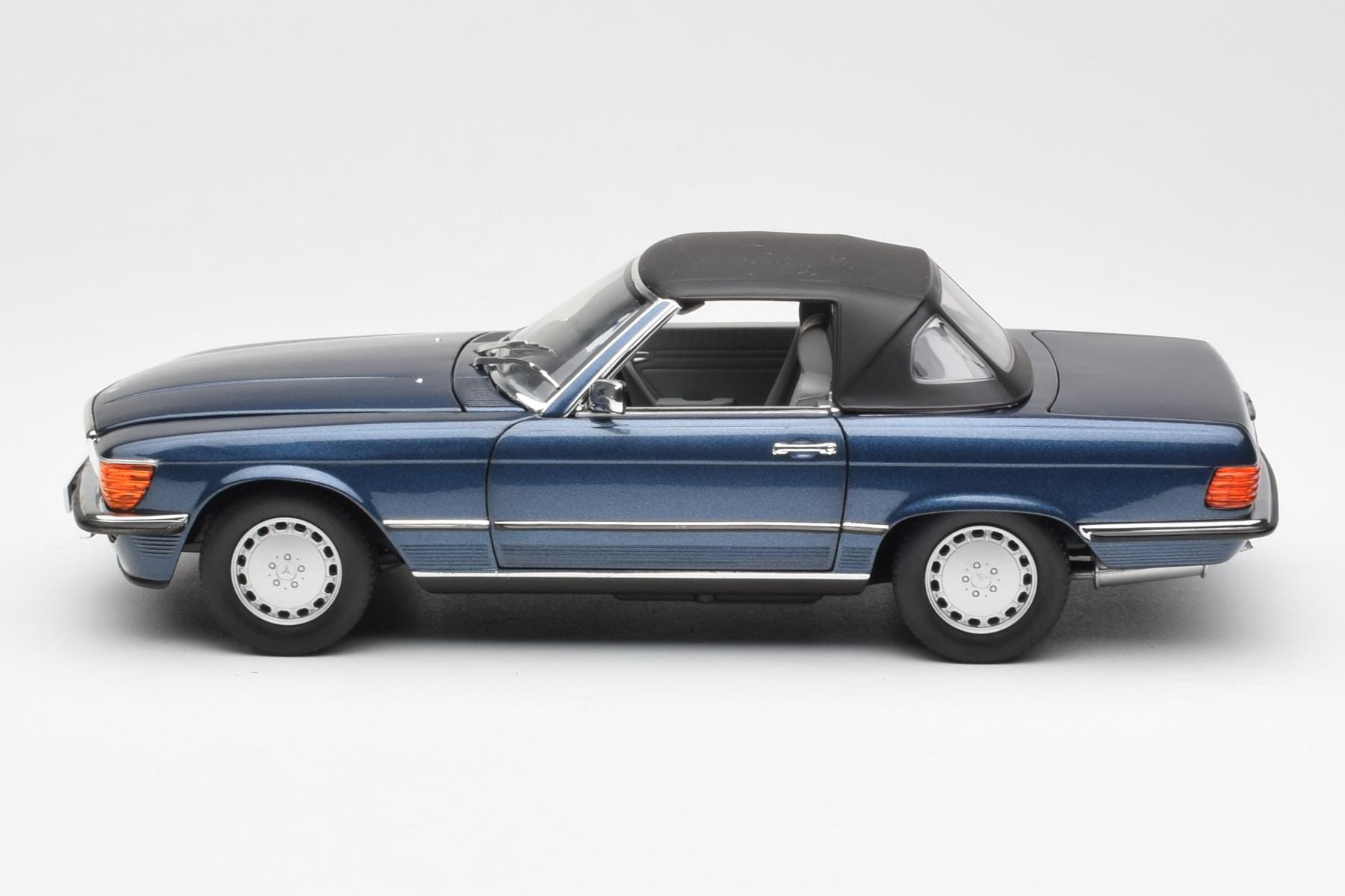 Mercedes 300 SL R107 Nautical Blue Norev 1:18 183466 Diecast - image 4 of 8