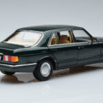 Mercedes 560 SEL W126 Dark Green Metallic Norev 1:18 B66040682 Diecast - image 3 of 7