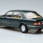 Mercedes 560 SEL W126 Dark Green Metallic Norev 1:18 B66040682 Diecast - image 6 of 7