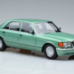 Mercedes 560 SEL W126 Light Green Norev 1:18 183469 Diecast - image 5 of 7