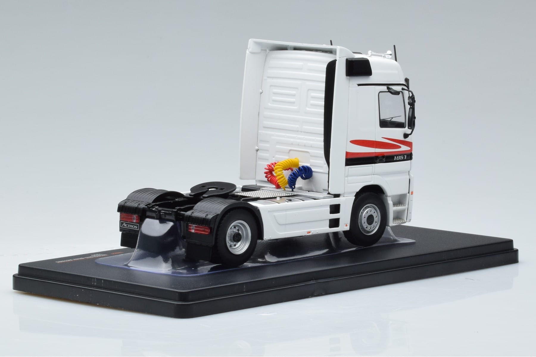 Mercedes Actros MP1 White IXO 1:43 TR064 Diecast - image 2 of 6