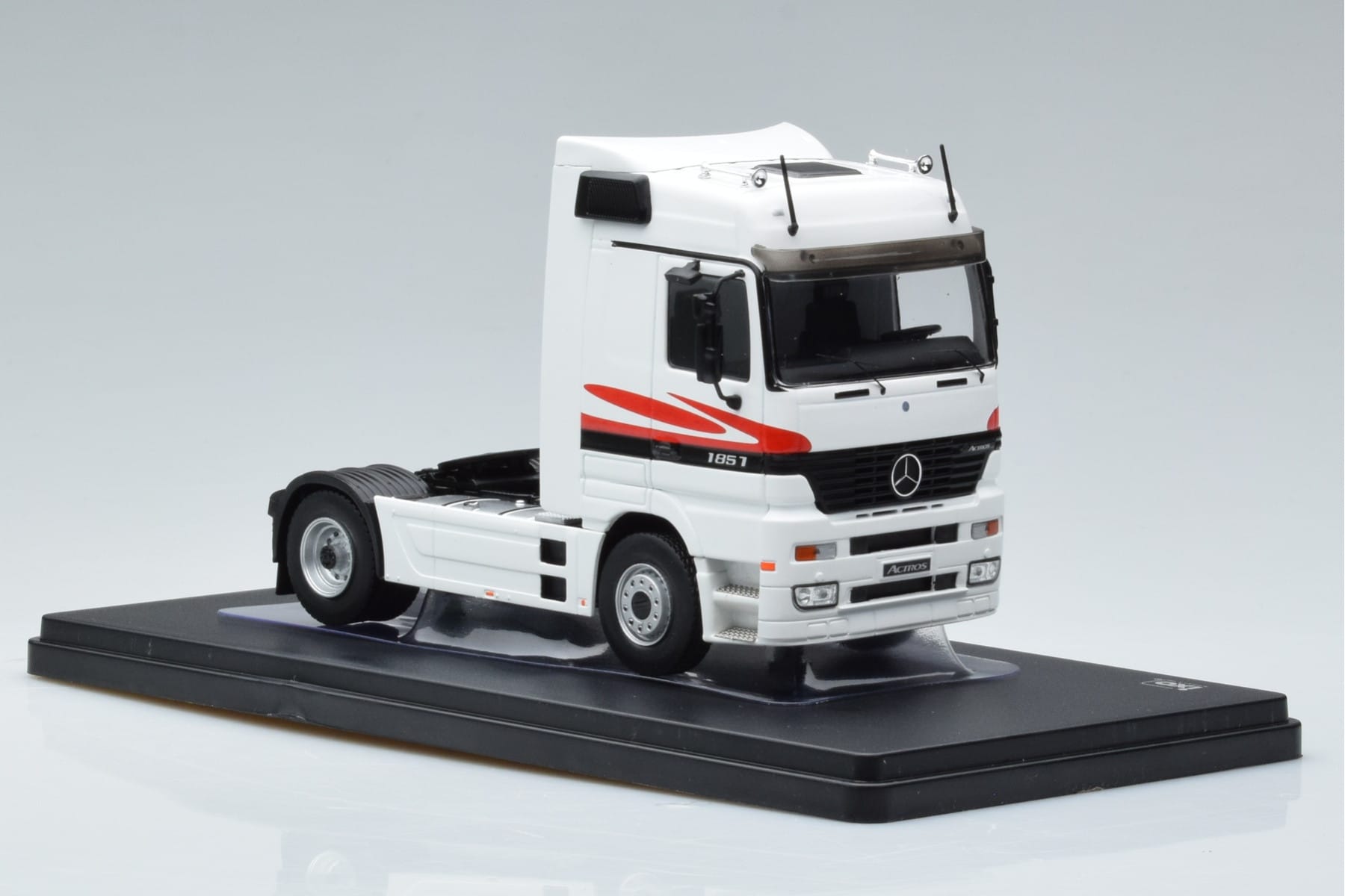 Mercedes Actros MP1 White IXO 1:43 TR064 Diecast - image 4 of 6