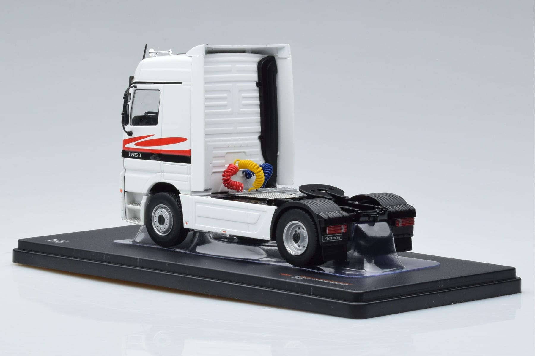 Mercedes Actros MP1 White IXO 1:43 TR064 Diecast - image 5 of 6