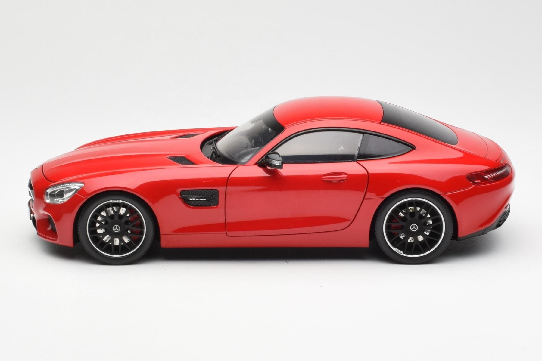 Mercedes AMG GT C190 Red Norev 1:18 183496 Diecast - image 4 of 8