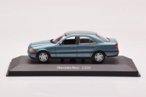 Mercedes C-Class W202 C220 Petrol Metallic Minichamps 1:43 B66005705 Diecast