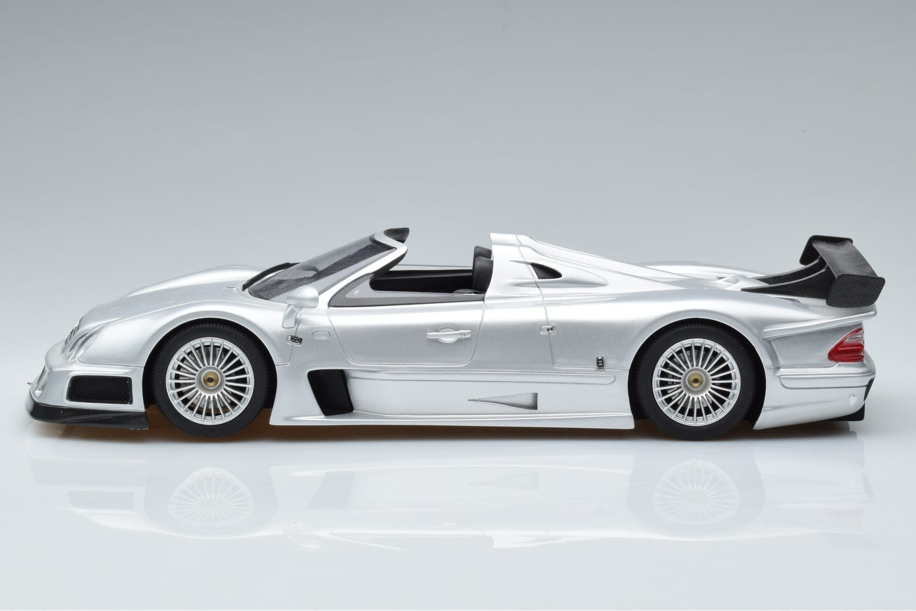 Mercedes CLK GTR Roadster Silver GT Spirit 1:18 GT155 Resin - image 3 of 6