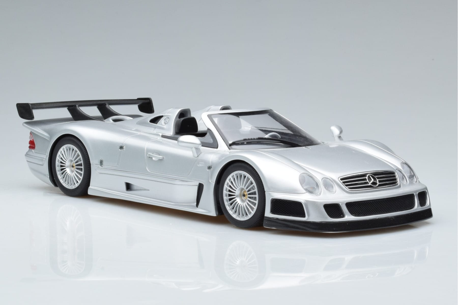 Mercedes CLK GTR Roadster Silver GT Spirit 1:18 GT155 Resin - image 4 of 6