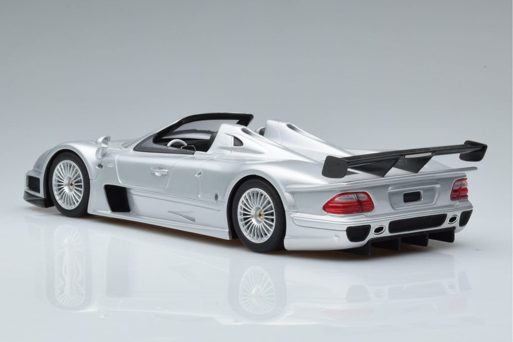 Mercedes CLK GTR Roadster Silver GT Spirit 1:18 GT155 Resin - image 5 of 6