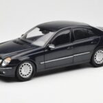 Mercedes E-Class W211 Blue Metallic Kyosho 1:18 B66962147 Diecast