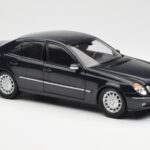 Mercedes E-Class W211 Blue Metallic Kyosho 1:18 B66962147 Diecast - image 6 of 8