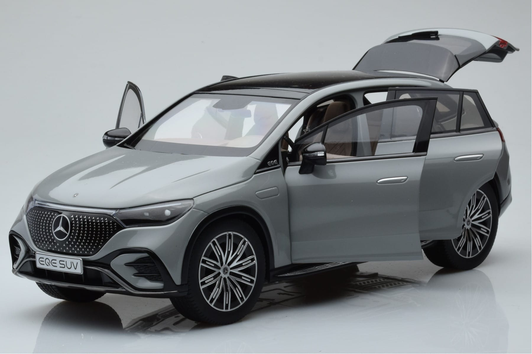 Mercedes EQE SUV X294 AMG Line Alpine Grey NZG 1:18 B66960837 Diecast - image 2 of 8