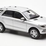 Mercedes M-Class W166 Iridium Silver Metallic Minichamps 1:18 B66960064 Diecast - image 6 of 8