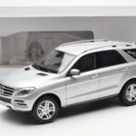 Mercedes M-Class W166 Iridium Silver Metallic Minichamps 1:18 B66960064 Diecast - image 8 of 8