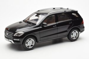 Mercedes M-Class W166 Obsidian Black Metallic Minichamps 1:18 B66960063 Diecast