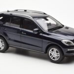 Mercedes M-Class W166 Tansanite Blue Metallic Minichamps 1:18 B66960065 Diecast - image 6 of 8