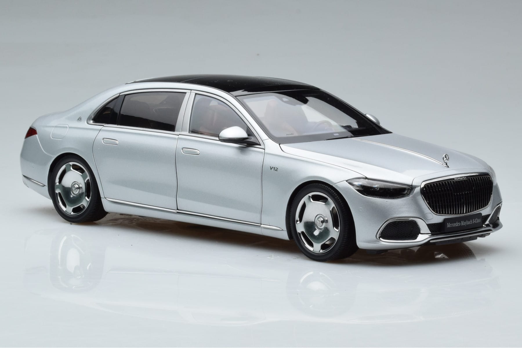 Mercedes Maybach S600 W222 V12 Biturbo Hightech Silver Almost Real 1:18 820118 Diecast - image 6 of 12