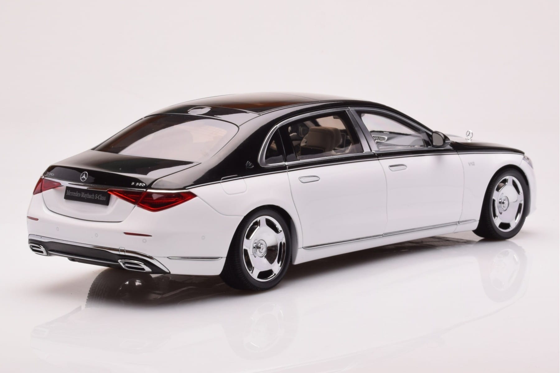 Mercedes Maybach S680 W223 Obsidian Black Diamond White Almost Real 1:18 820121 Diecast - image 3 of 7