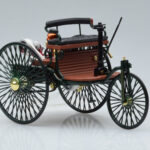 Mercedes Patent Motorwagen Green Norev 1:18 183701 Diecast - image 4 of 6