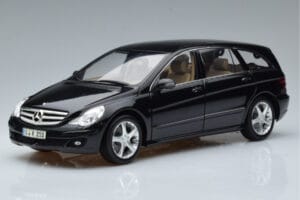 Mercedes R-Class W251 Obsidian Black Minichamps 1:18 B66962325 Diecast