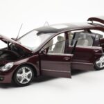 Mercedes R-Class W251 Red Metallic Minichamps 1:18 150034602 Diecast - image 2 of 8