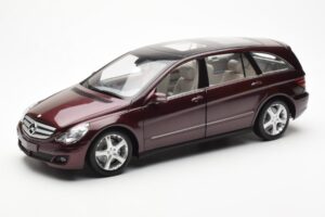 Mercedes R-Class W251 Red Metallic Minichamps 1:18 150034602 Diecast