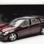 Mercedes R-Class W251 Red Metallic Minichamps 1:18 150034602 Diecast - image 8 of 8