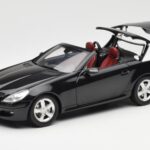 Mercedes SLK R171 Obsidian Black Metallic Minichamps 1:18 B66962319 Diecast - image 2 of 9