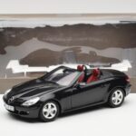 Mercedes SLK R171 Obsidian Black Metallic Minichamps 1:18 B66962319 Diecast - image 9 of 9