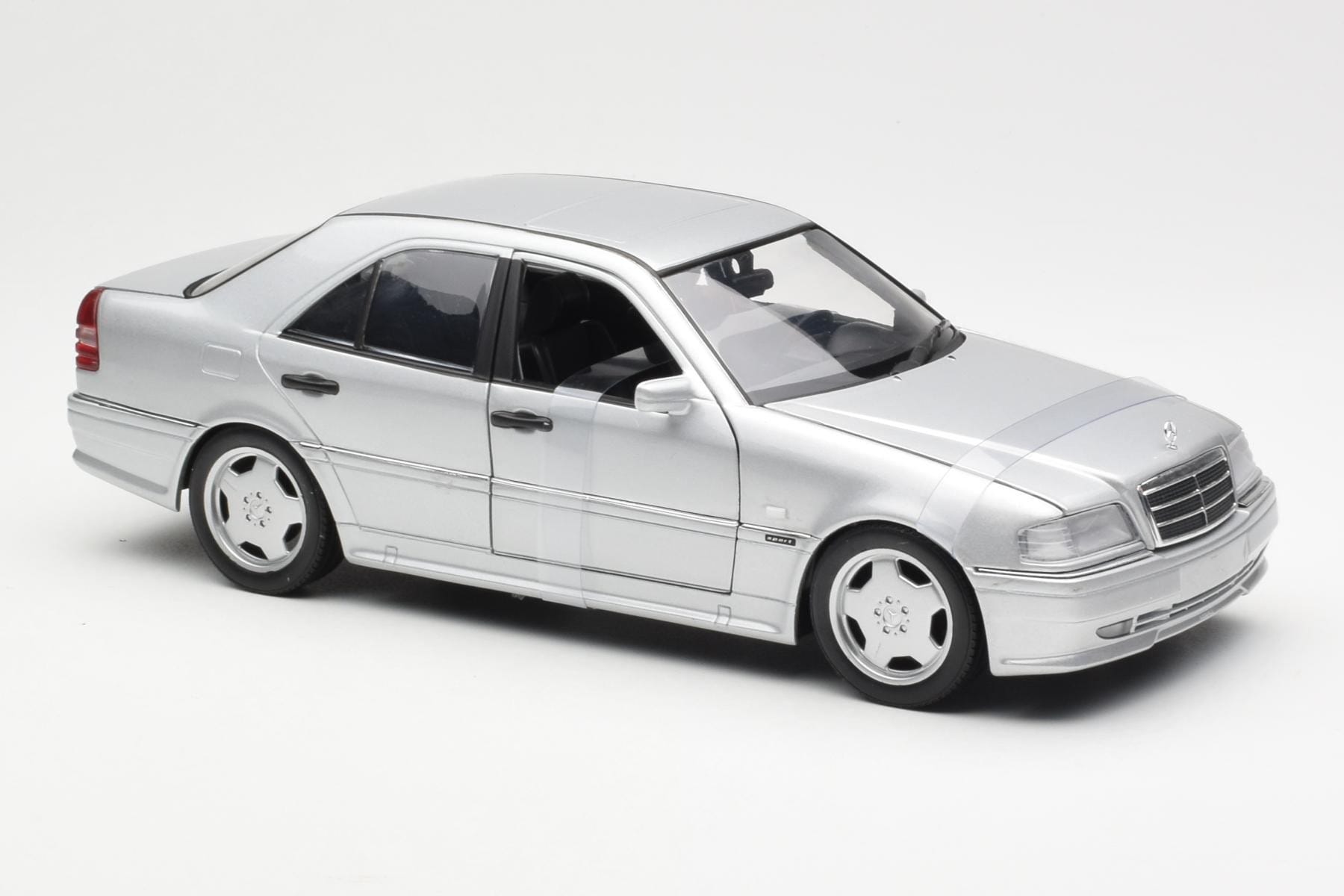 Mercedes C36 AMG W202 Silver UT Models 1:18 180035000 Diecast - image 4 of 6