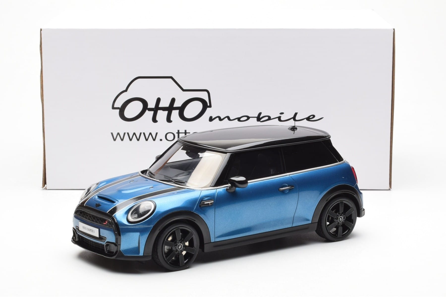 Mini Cooper S F56 Island Blue Otto 1:18 OT982 Resin - image 6 of 6