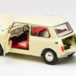 Morris Mini Minor White Kyosho 1:18 08964W Diecast - image 5 of 8
