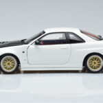 Nissan Skyline GT-R R34 Nismo Z-Tune White MotorHelix 1:18 M83407 Diecast - image 5 of 11