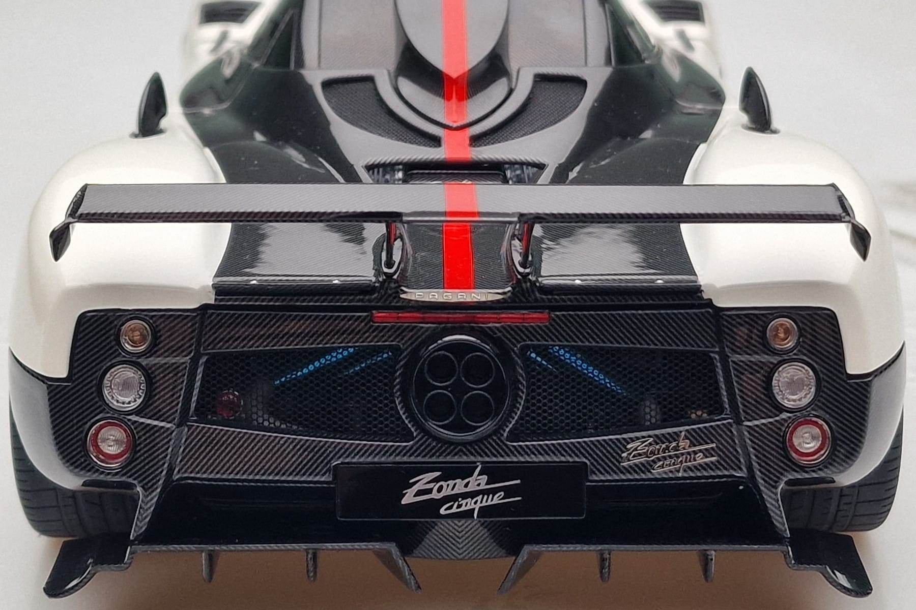Pagani Zonda Cinque White Benny Almost Real 1:18 850601001 Diecast - image 11 of 12