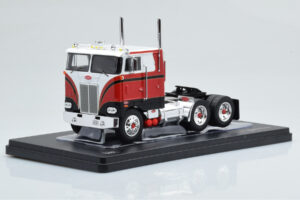 Peterbilt 352 Pacemaker Red White IXO 1:43 TR097 Diecast