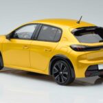 Peugeot 208 GT Line Yellow Otto 1:18 OT930 Resin - image 5 of 6