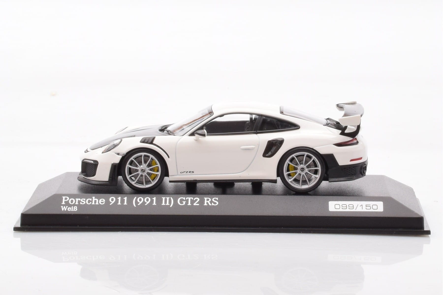 Porsche 911 991.2 GT2 RS White Minichamps 1:43 CA04318004 Diecast